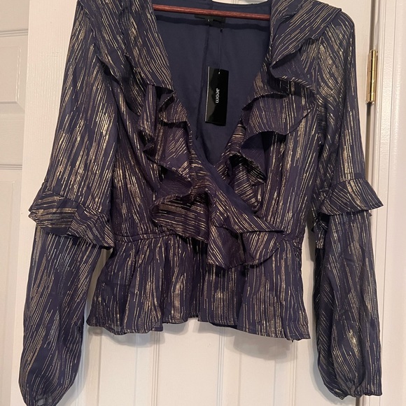 VICI NWT: metallic ruffle blouse - Picture 3 of 4